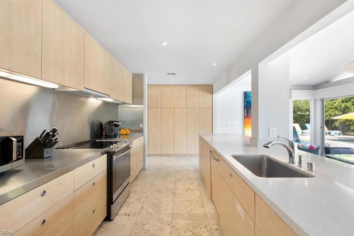 Sunny Lands Vacation Home 팜 스프링스 0*,  미국